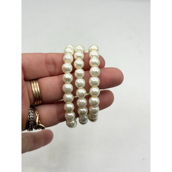 Vintage three strand faux pearl stretch bracelet set - Picture 6 of 6